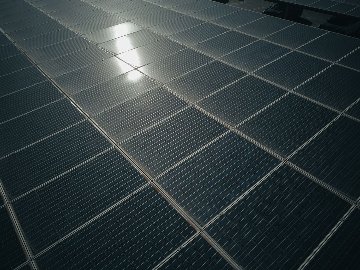 Detalle de célula fotovoltaica de un panel solar